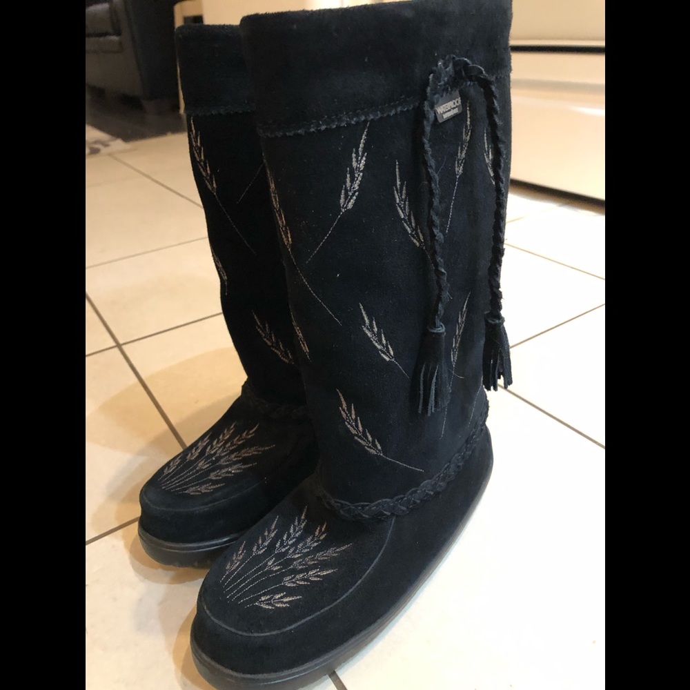 Brand new certified Manitoba Mukluks